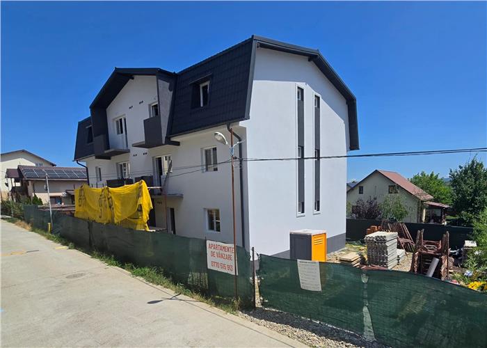 SEPTEMBRIE 2025  2 camere 35 mp  etaj 1 Lunca Cetatuii Str Garofita