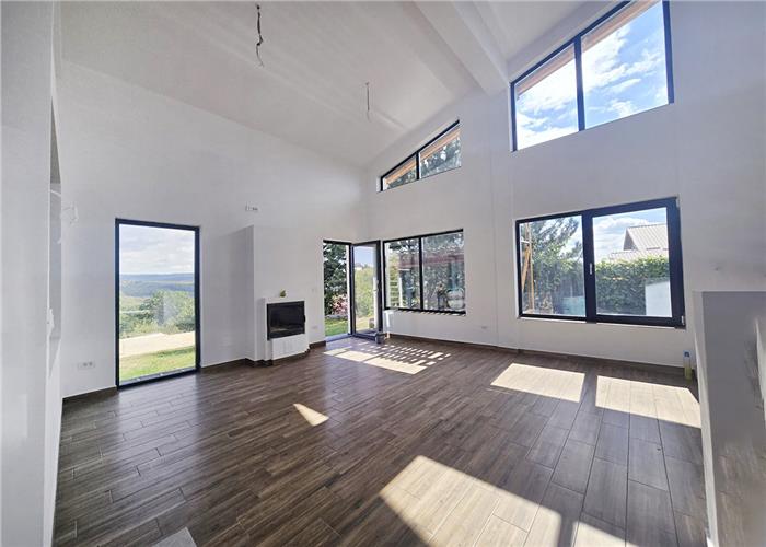 VILA deosebita  Hlincea 170 MP TEREN 1500 MP