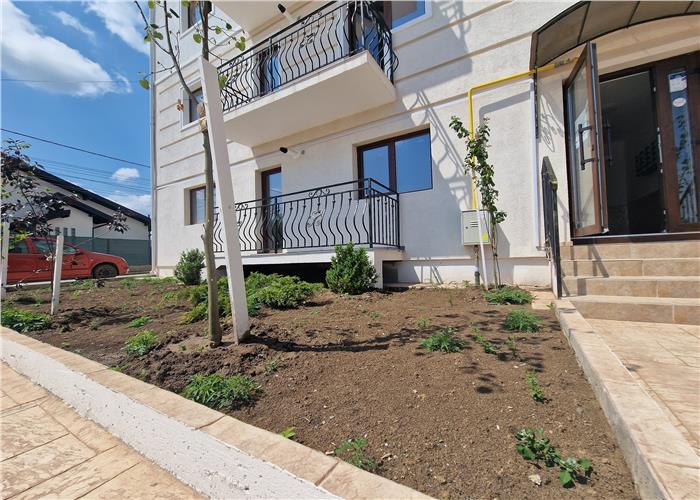 Capat CUG 2 camere D + gradina  40 mp + parcare Lunca Cetatuii