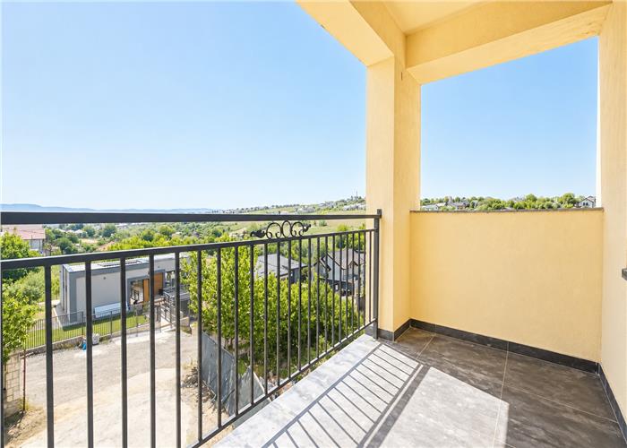 Apartament 2 camere decomandate  Miroslava FAMILY MARKET