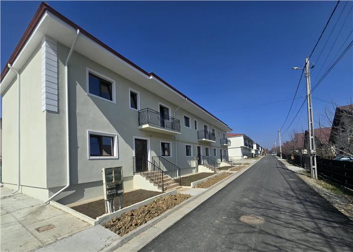 Capat CUG INTABULAT 3 camere  curte  40 m parcare  Lunca Cetatuii