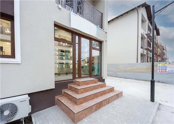 Capat CUG Spatiu  comercial  32 mp ASTORIA LUNCA CETATUII