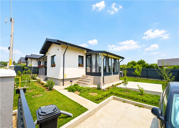 Casa 4 camere single  400 mp teren MIROSLAVA Ciurbesti